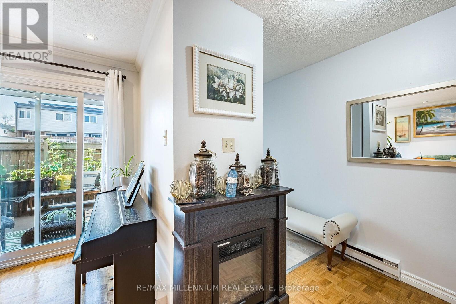 301 Milestone Crescent, Aurora, Ontario  L4G 3M2 - Photo 9 - N13652998