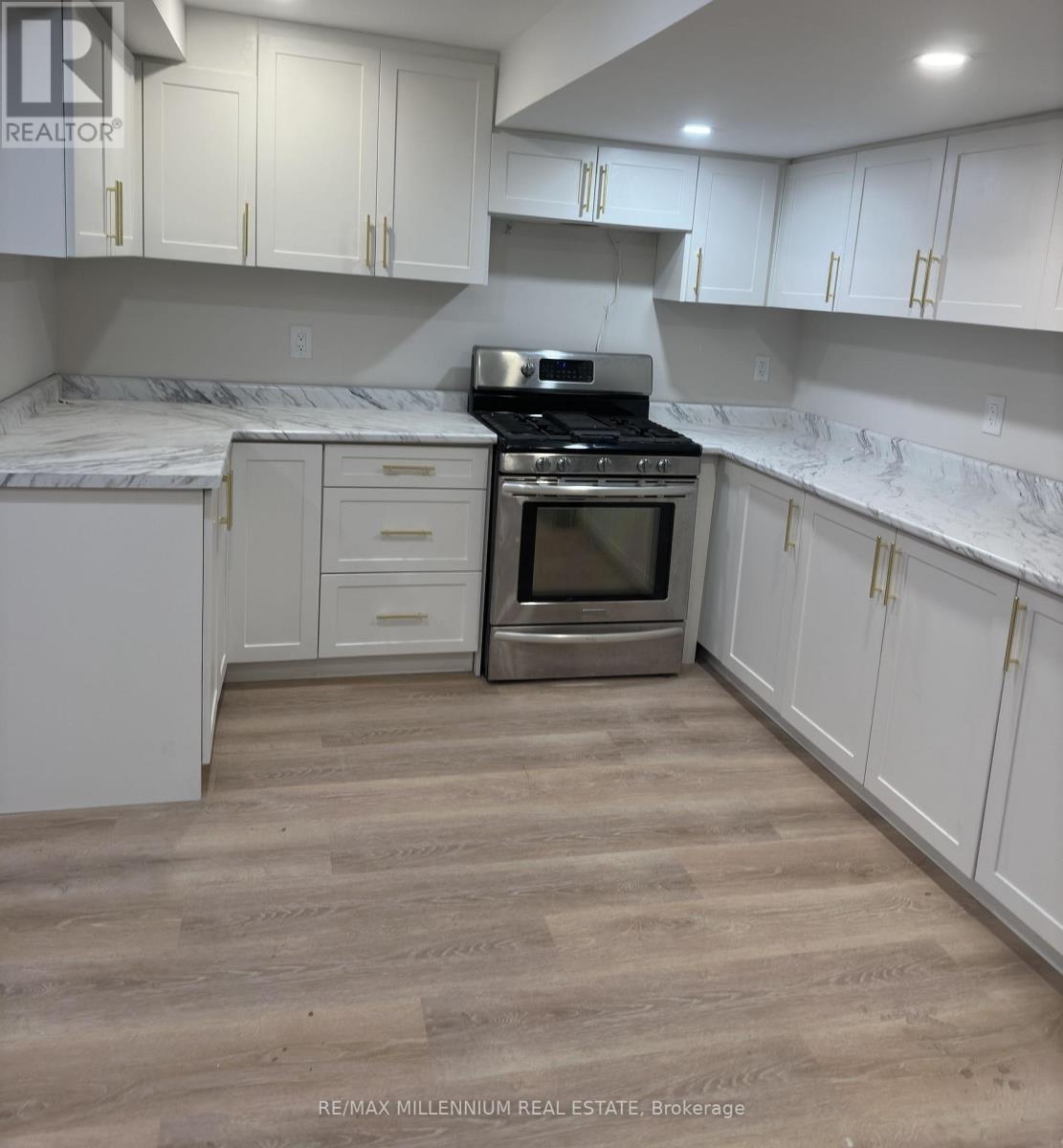 2776 Rosewood Lane, Oakville, Ontario  L6J 7M4 - Photo 2 - W13653002