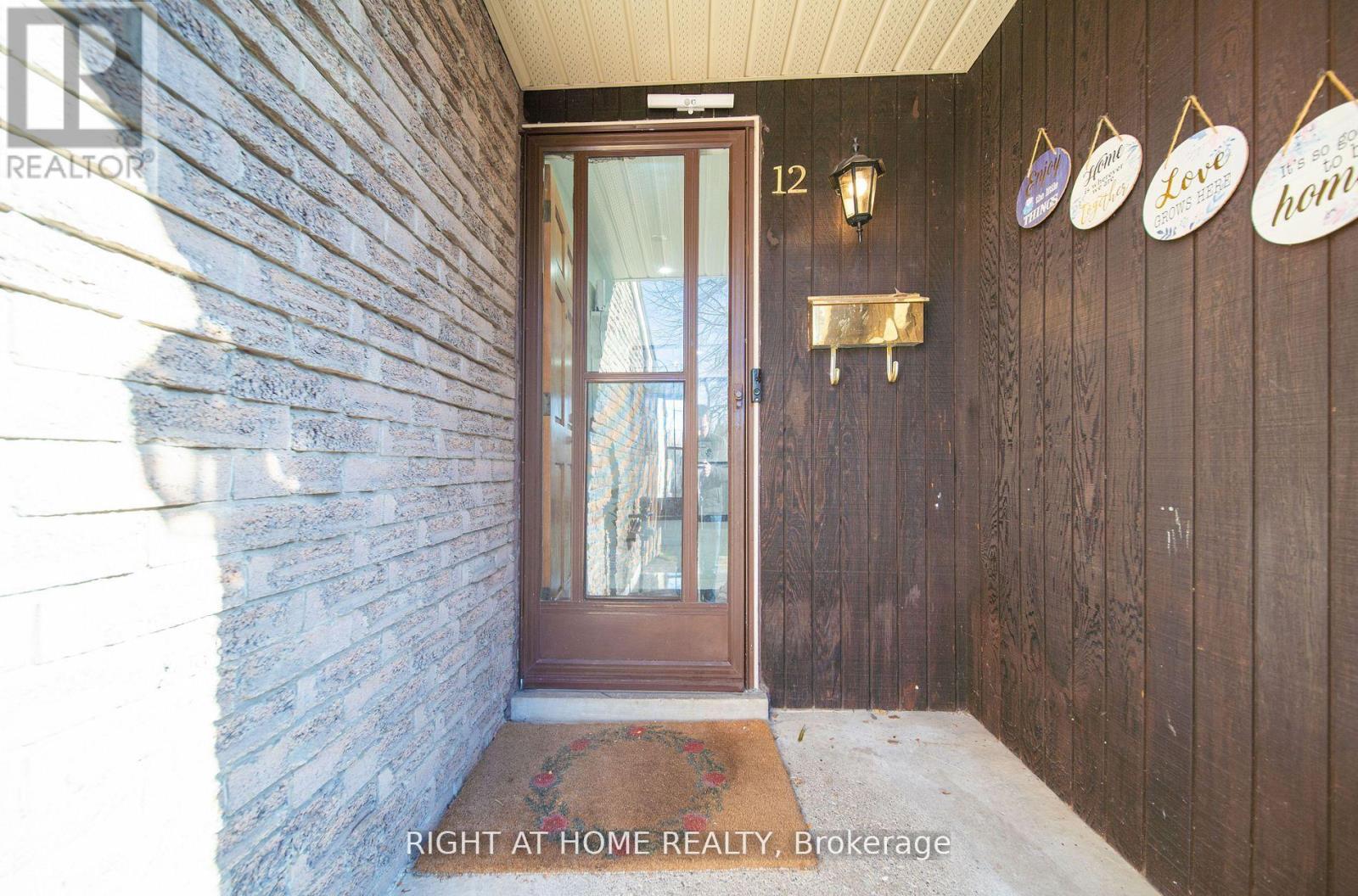 12 Lace Fern Way, Toronto, Ontario  M2J 4L9 - Photo 5 - C13652934