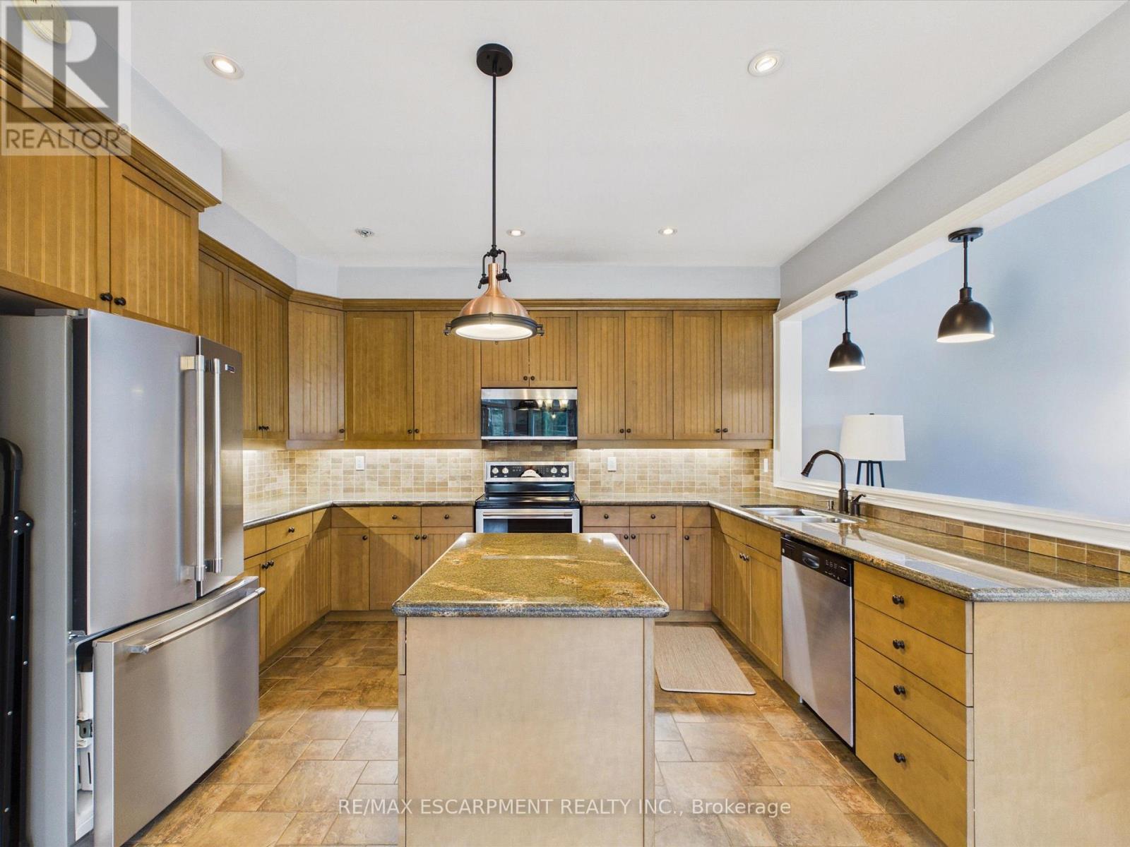 23 Spencer Street, Bracebridge, Ontario P1L 0B7 - Photo 6 - X13652970