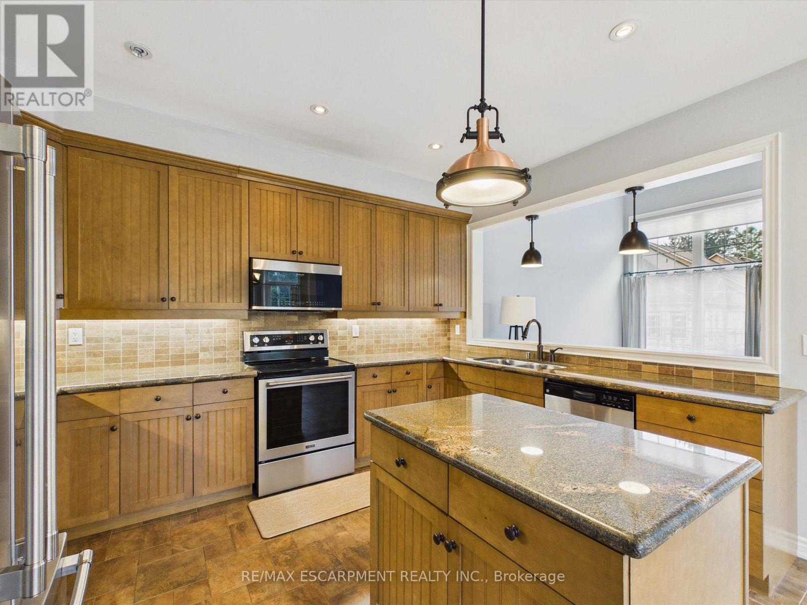 23 Spencer Street, Bracebridge, Ontario P1L 0B7 - Photo 8 - X13652970
