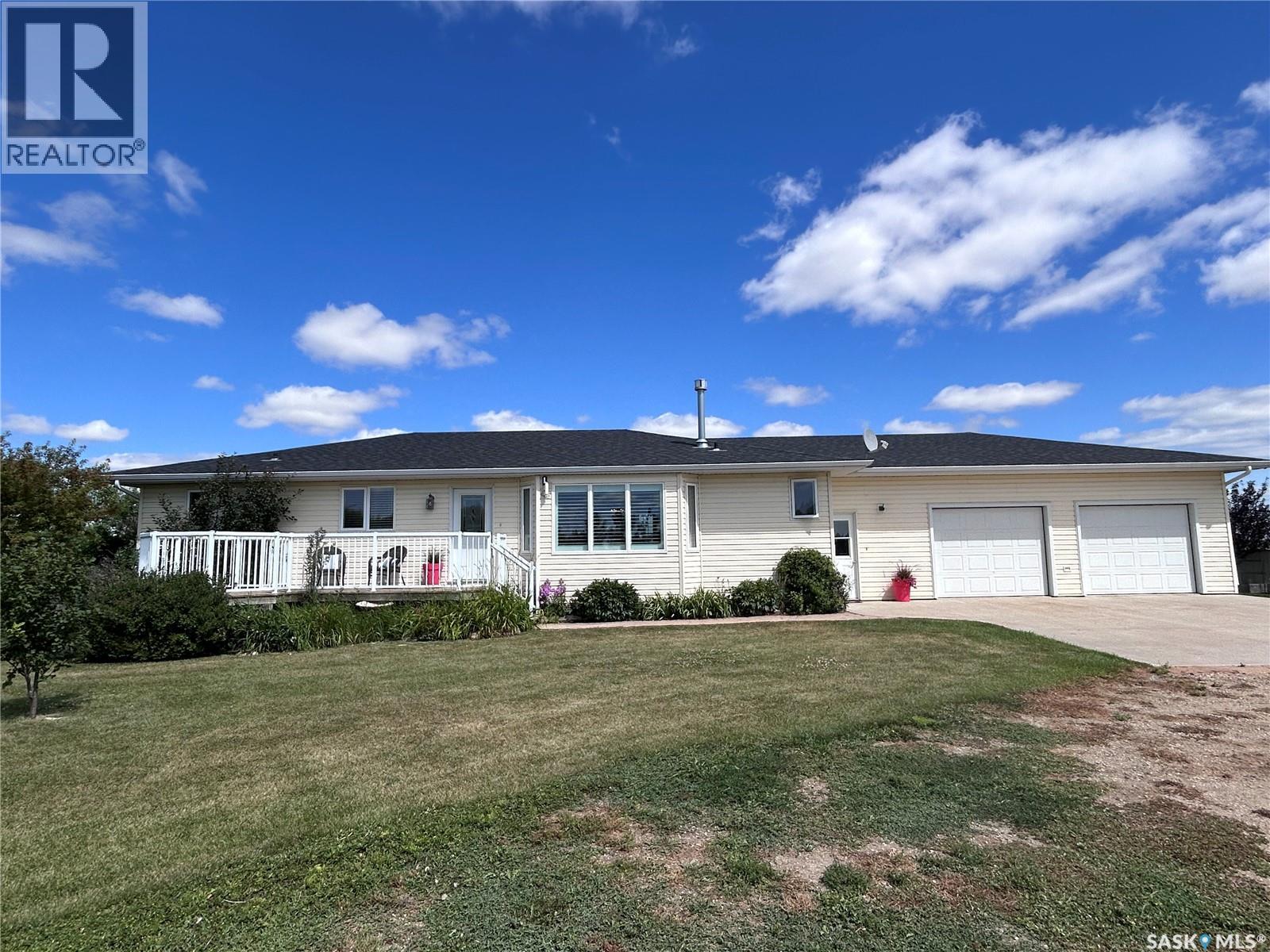 Dew Acreage, Estevan Rm No. 5, Saskatchewan  S4A 2K9 - Photo 3 - SK044985