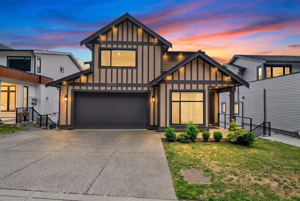 33958 Parr Avenue, Mission, British Columbia  V2V 6B2 - Photo 1 - R3153648