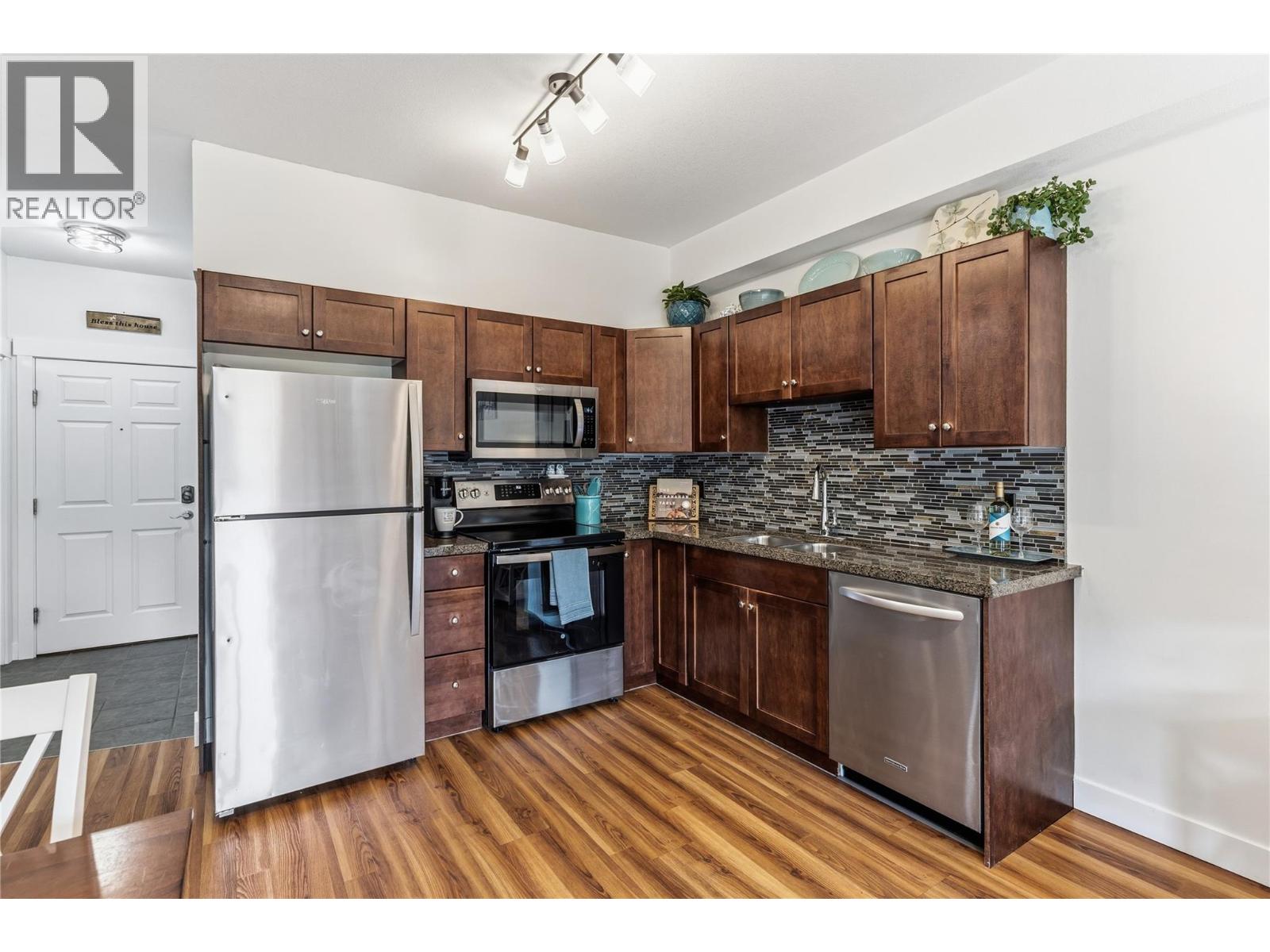 1875 Country Club Drive Unit# 1405, Kelowna, British Columbia  V1V 2W7 - Photo 3 - 10396444