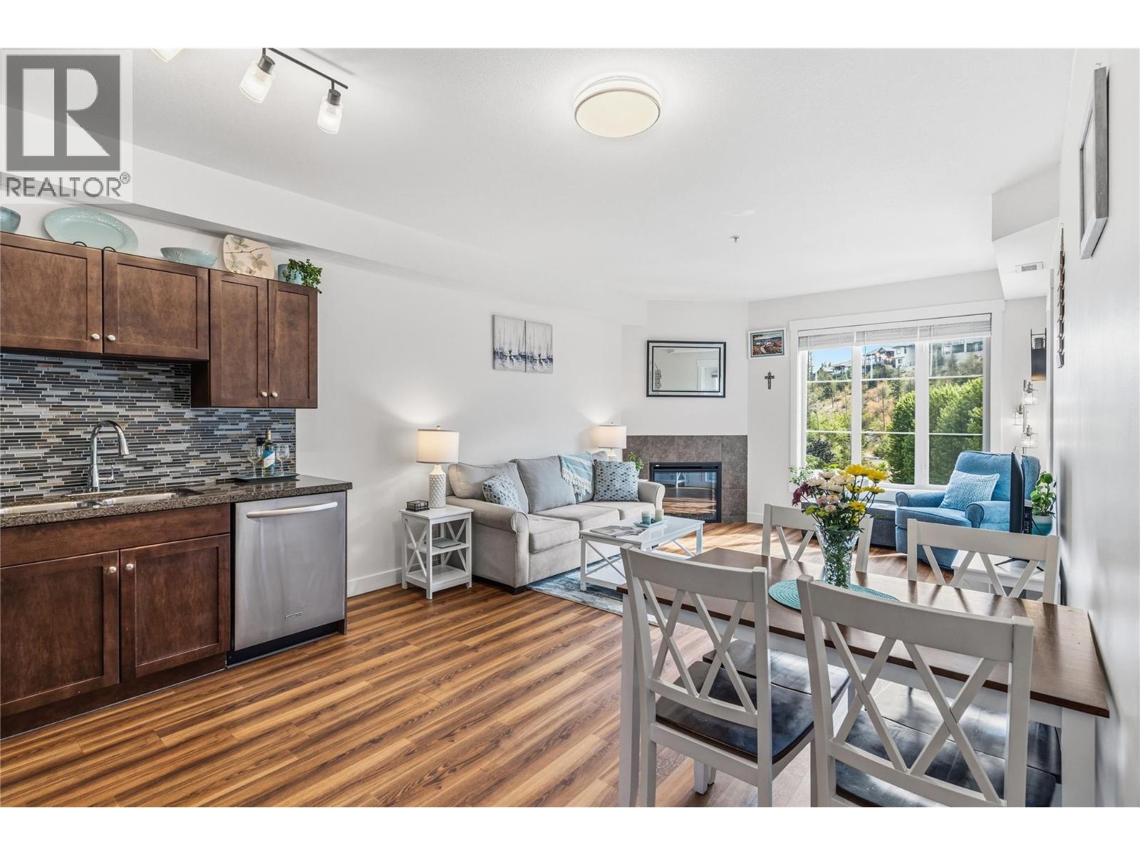 1875 Country Club Drive Unit# 1405, Kelowna, British Columbia