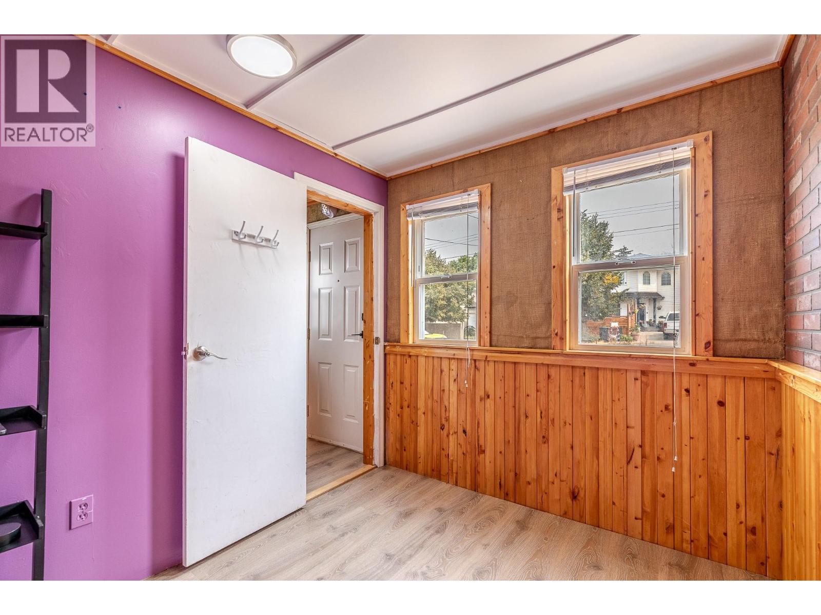 553 Papineau Street, Penticton, British Columbia  V2A 4X6 - Photo 11 - 10397219