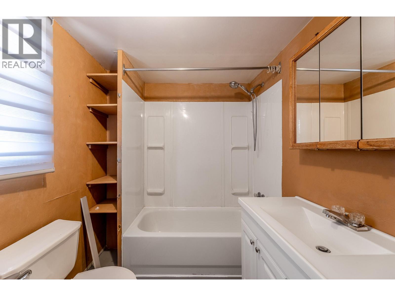 553 Papineau Street, Penticton, British Columbia  V2A 4X6 - Photo 18 - 10397219