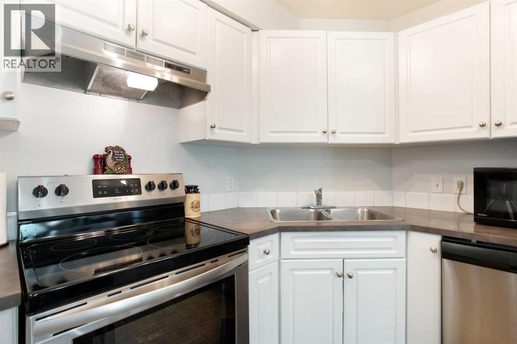 210, 2000 Applevillage Court Se, Calgary, Alberta T2A 7Z4 - Photo 5 - A2329799