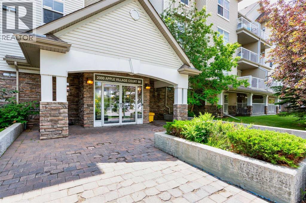 210, 2000 Applevillage Court Se, Calgary, Alberta T2A 7Z4 - Photo 3 - A2329799
