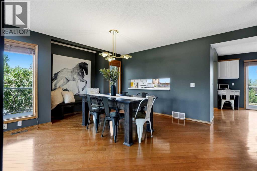 131 Edgebrook Circle NW, Calgary, Alberta  T3A 5A4 - Photo 8 - A2334755