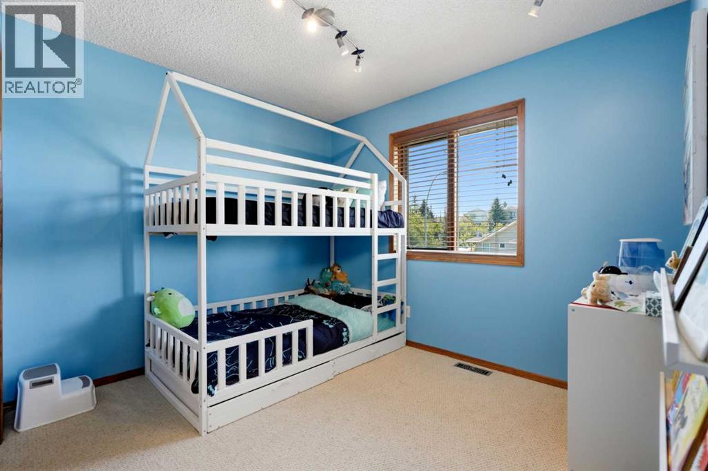 131 Edgebrook Circle NW, Calgary, Alberta  T3A 5A4 - Photo 32 - A2334755