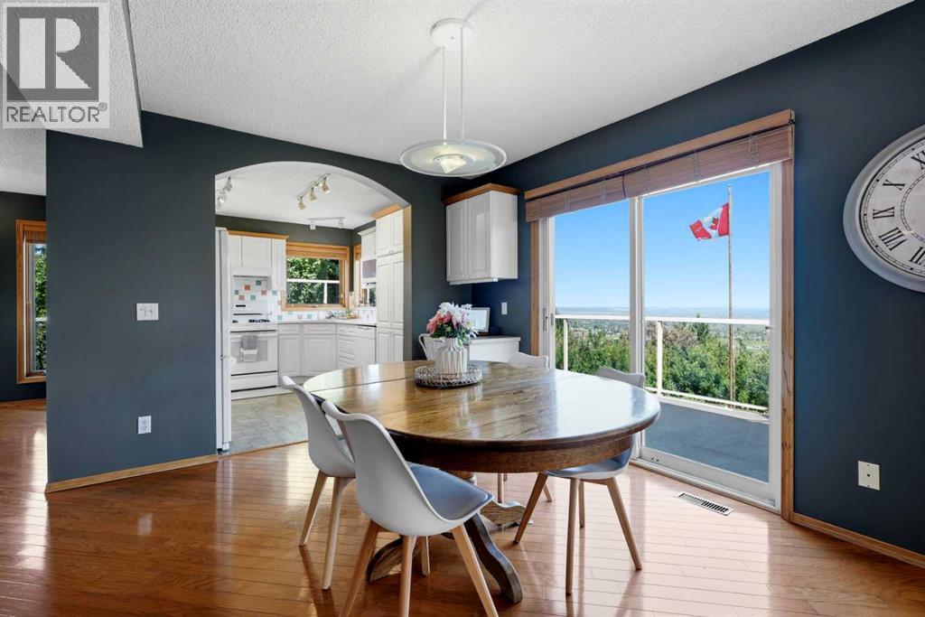 131 Edgebrook Circle NW, Calgary, Alberta  T3A 5A4 - Photo 13 - A2334755