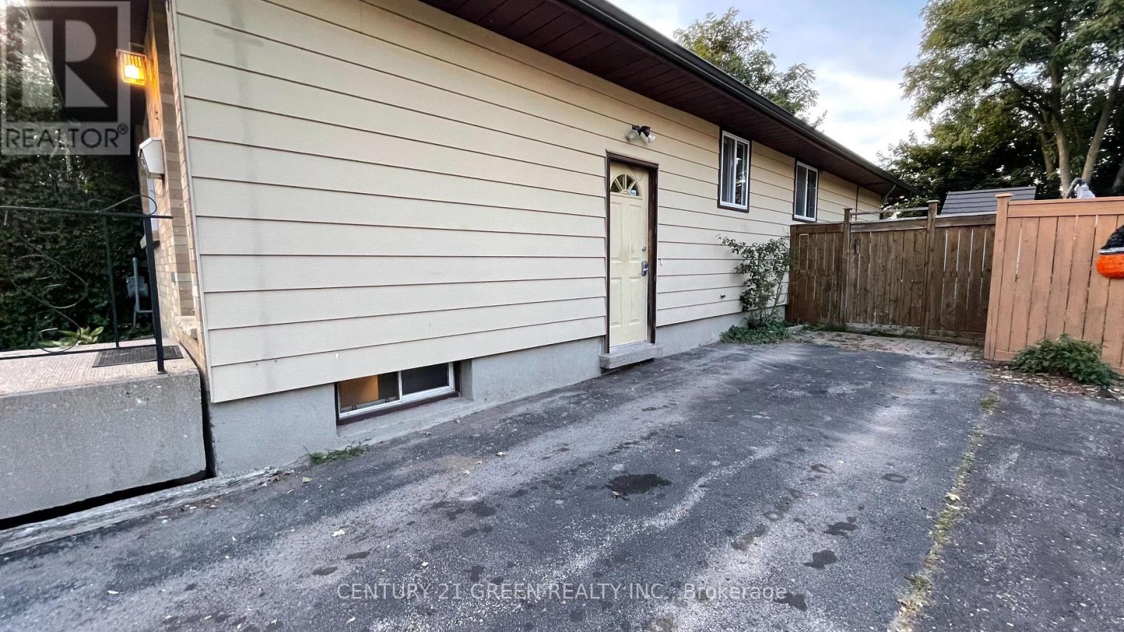 4 Wenlock Crescent, London North, Ontario N6G 3B6 - Photo 17 - X13508168