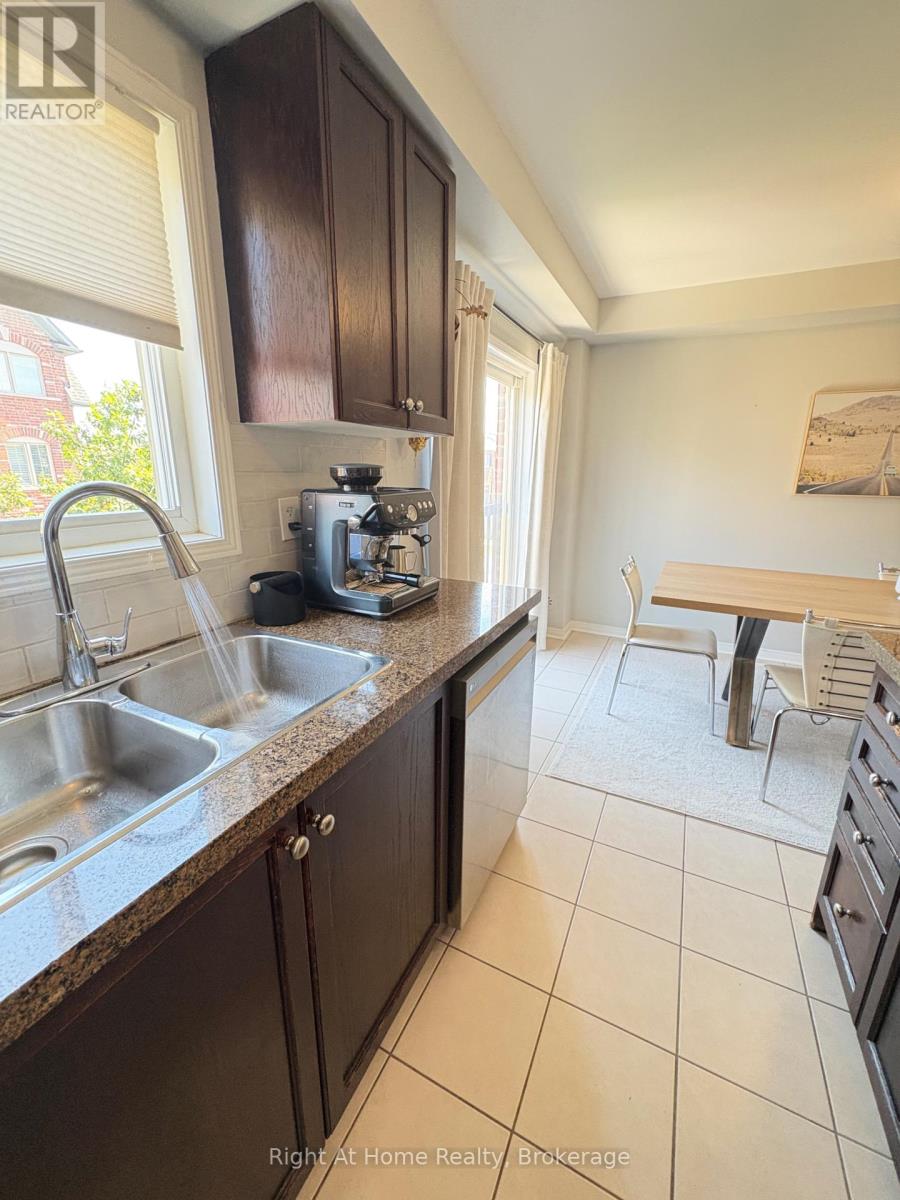 65 - 2179 Fiddlers Way, Oakville, Ontario  L6M 0L6 - Photo 3 - W13615938