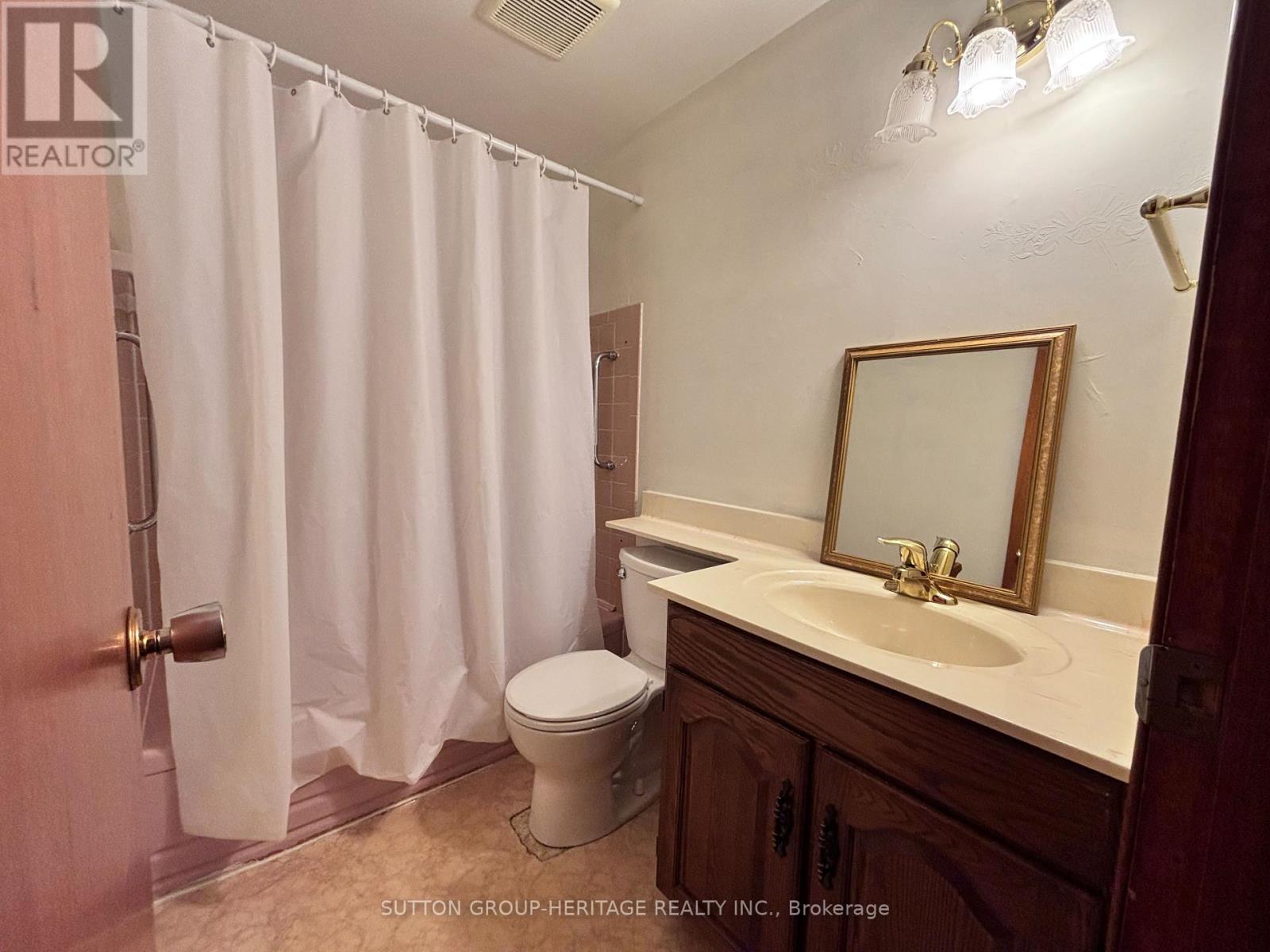 1113 Valley Court, Oshawa, Ontario  L1J 3M4 - Photo 20 - E13572516