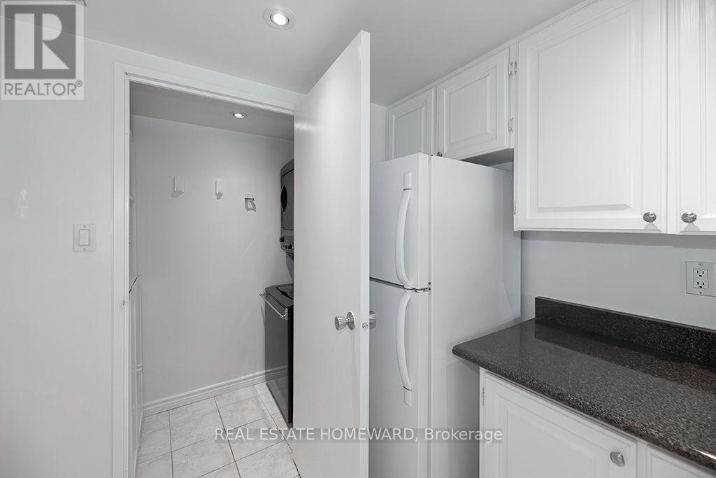 1219 - 77 Maitland Place, Toronto, Ontario  M4Y 2V6 - Photo 12 - C13648126