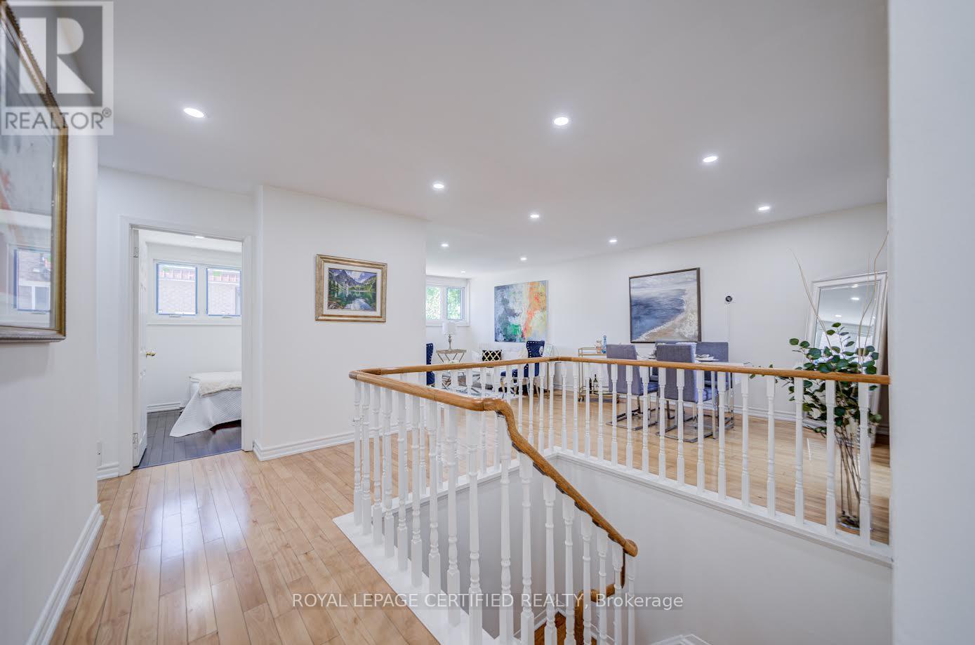 79 Samson Crescent, Toronto, Ontario  M1G 1N2 - Photo 3 - E13653076