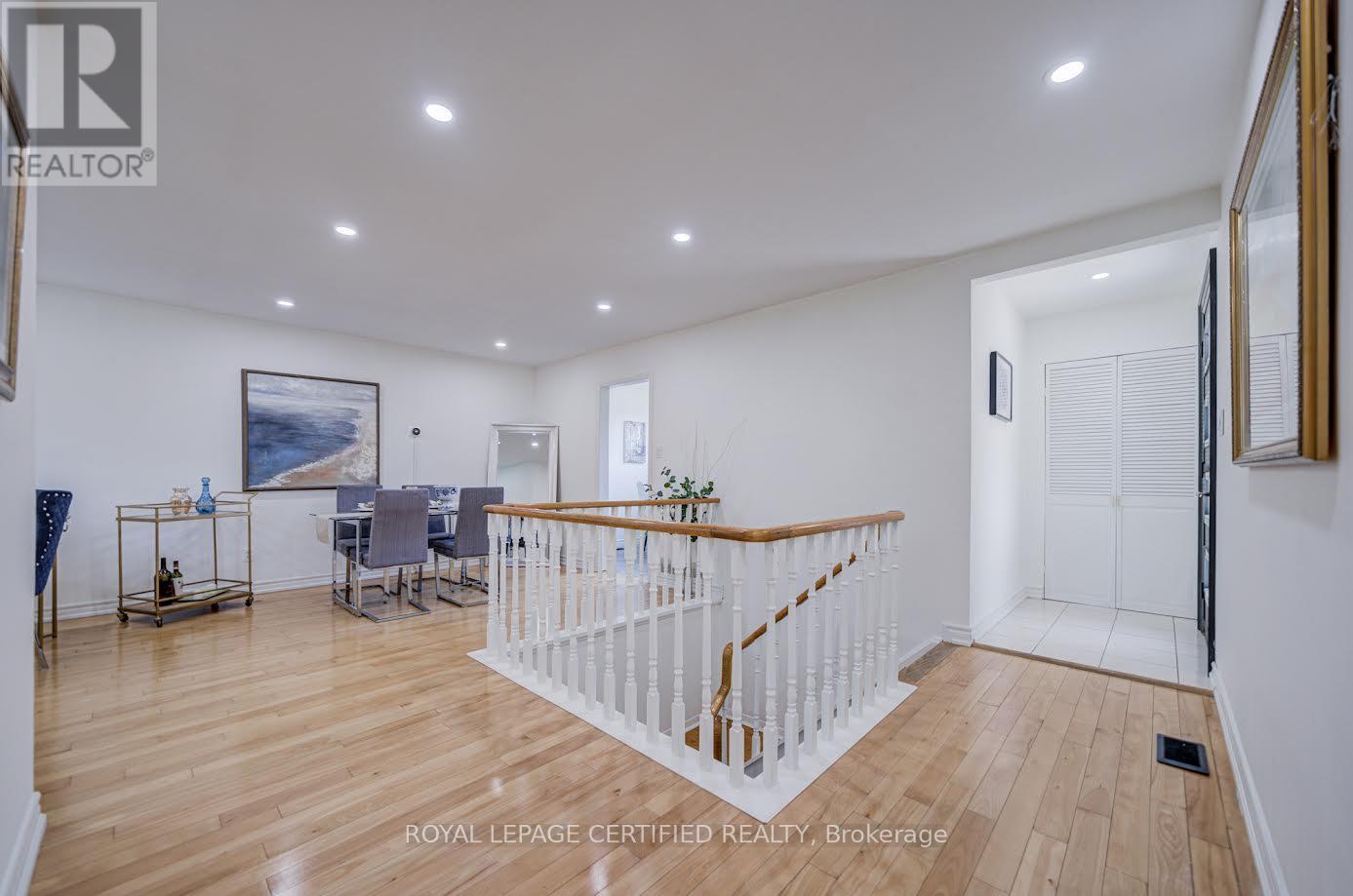 79 Samson Crescent, Toronto, Ontario  M1G 1N2 - Photo 4 - E13653076