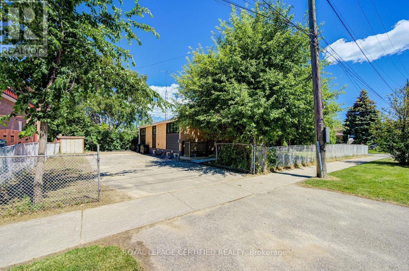 79 Samson Crescent, Toronto, Ontario  M1G 1N2 - Photo 48 - E13653076