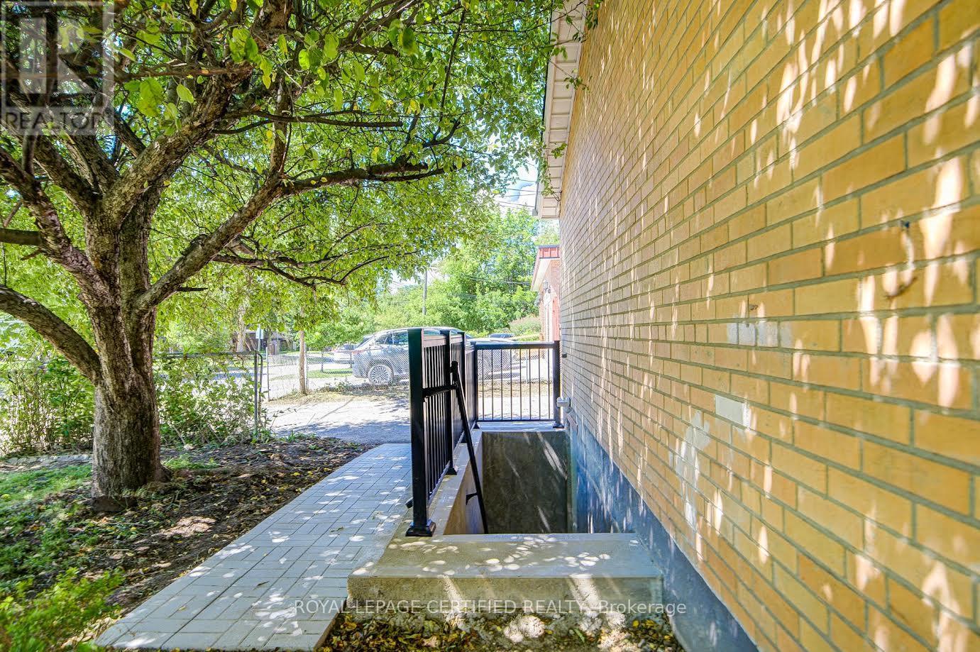 79 Samson Crescent, Toronto, Ontario  M1G 1N2 - Photo 49 - E13653076