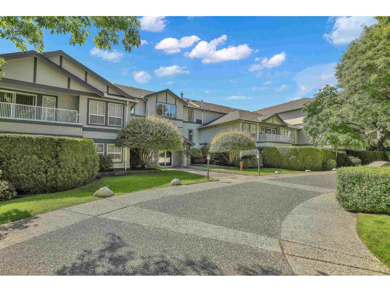 207 6385 121 Street, Surrey, British Columbia  V3X 3K6 - Photo 2 - R3153549