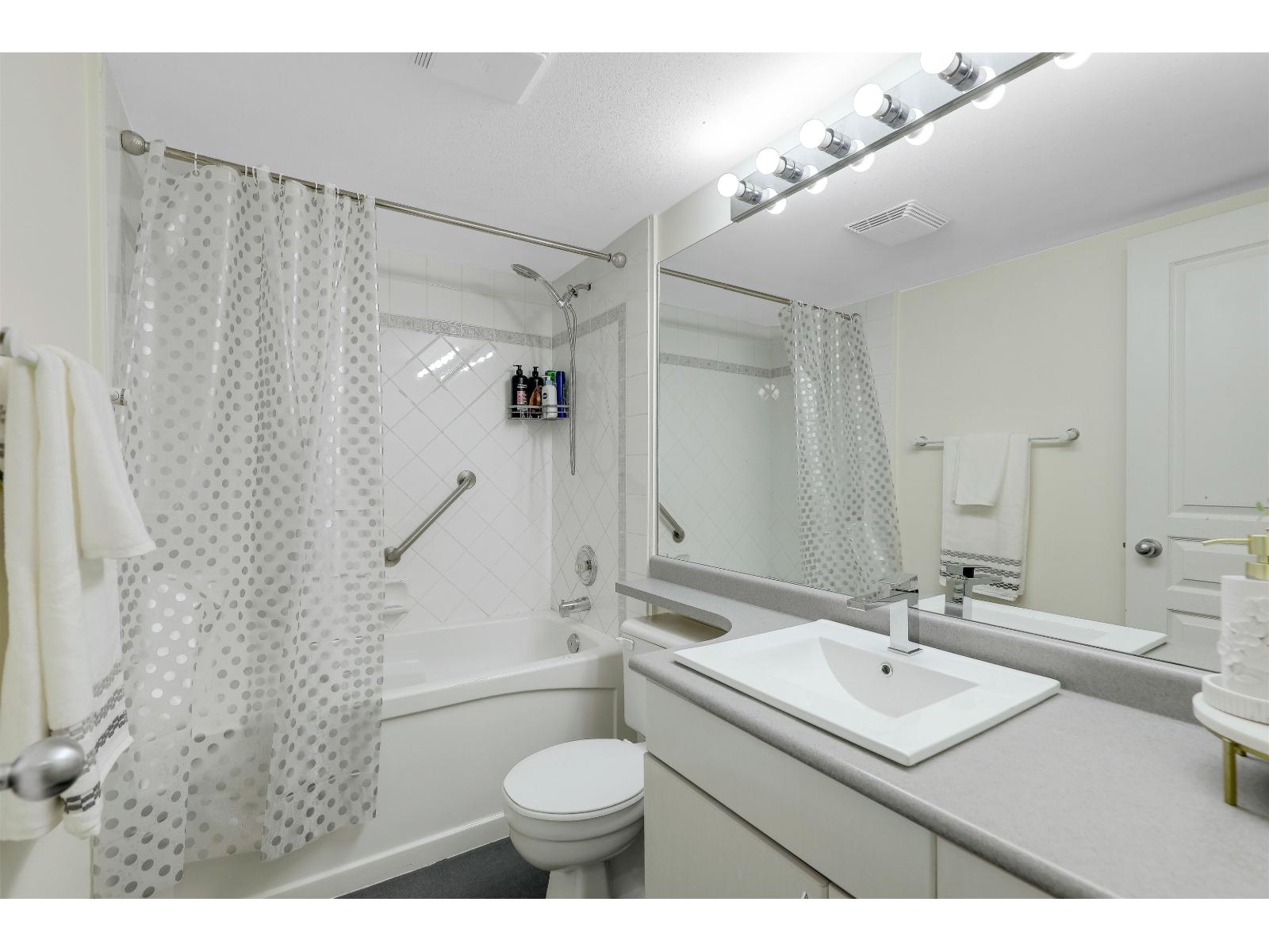 207 6385 121 Street, Surrey, British Columbia  V3X 3K6 - Photo 29 - R3153549