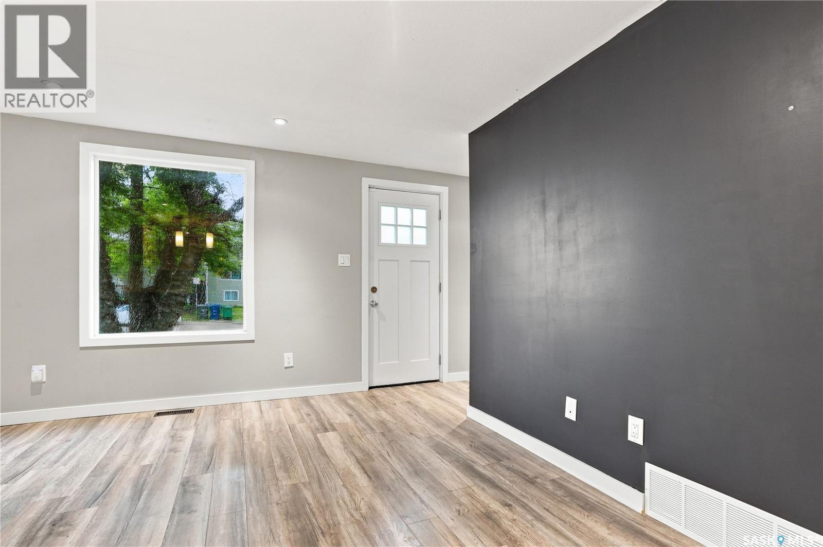 202 W Avenue S, Saskatoon, Saskatchewan  S7M 3G3 - Photo 6 - SK044544