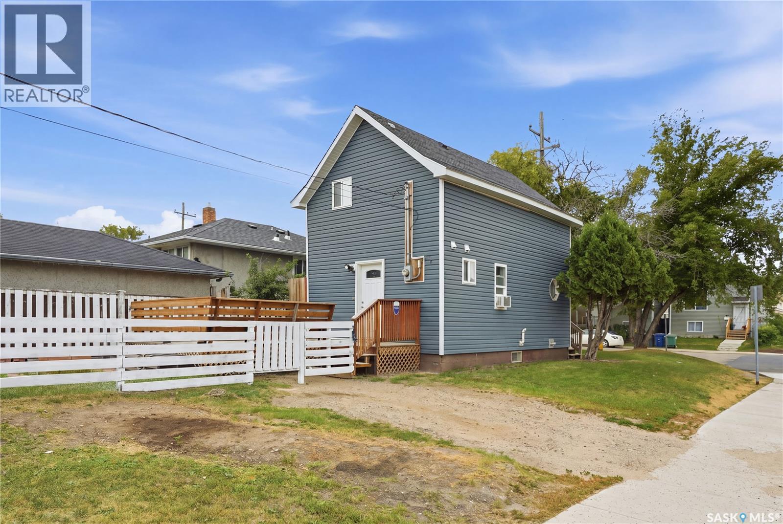 202 W Avenue S, Saskatoon, Saskatchewan  S7M 3G3 - Photo 4 - SK044544
