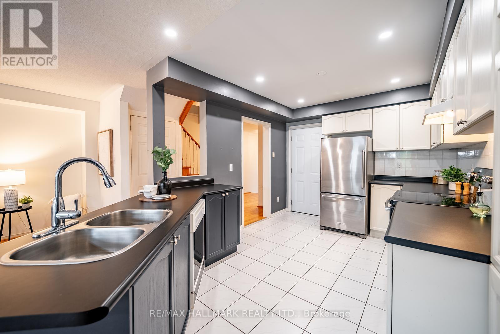 20 Willoway Court, Whitchurch-Stouffville, Ontario  L4A 1K7 - Photo 13 - N13653012