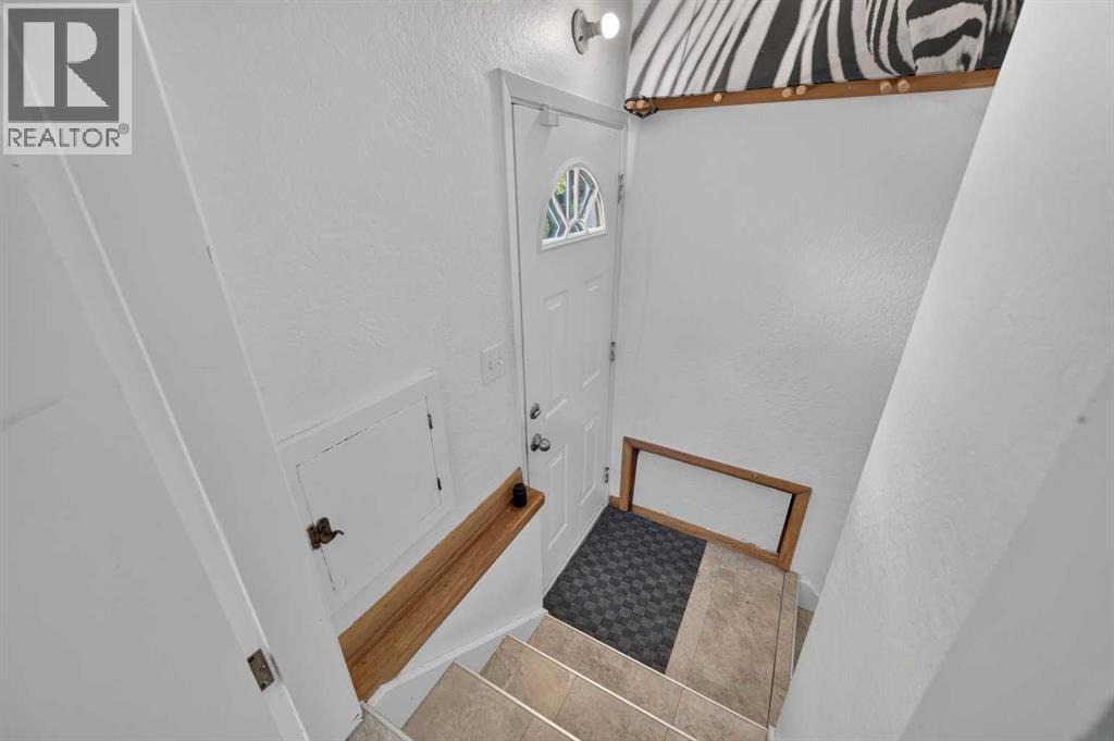 136 Hendon Drive NW, Calgary, Alberta  T2K 1Z1 - Photo 12 - A2322677