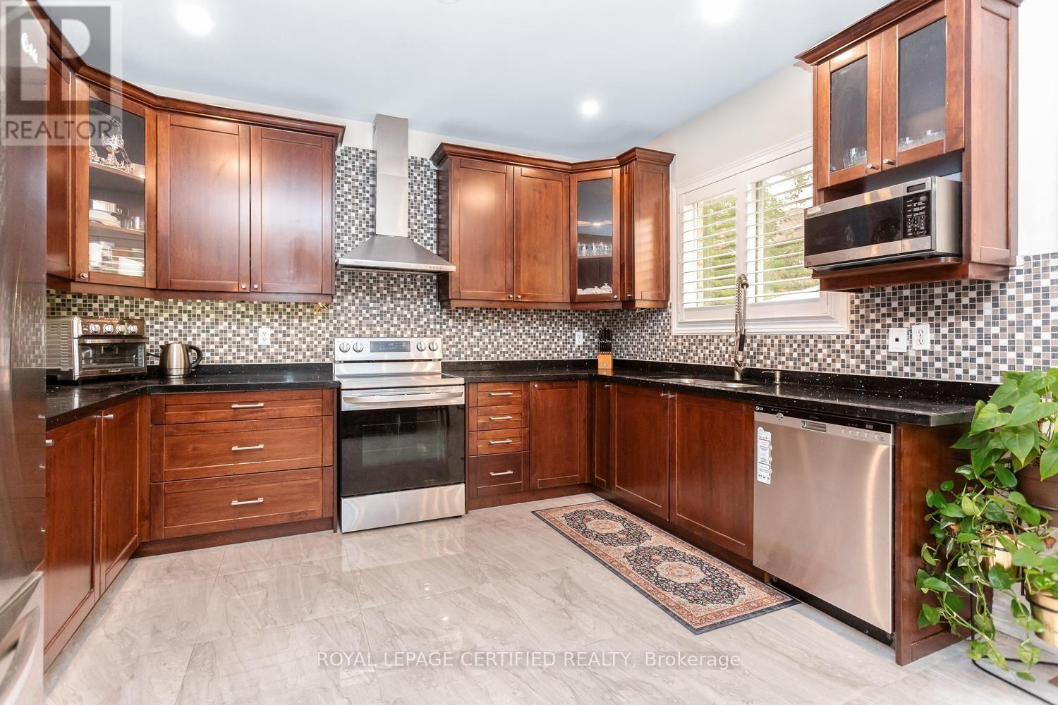 5902 Agean Drive, Mississauga, Ontario  L5M 6R6 - Photo 11 - W13653072
