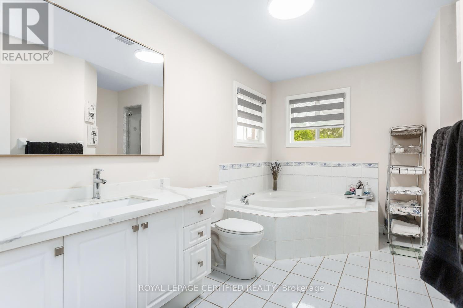 5902 Agean Drive, Mississauga, Ontario  L5M 6R6 - Photo 20 - W13653072