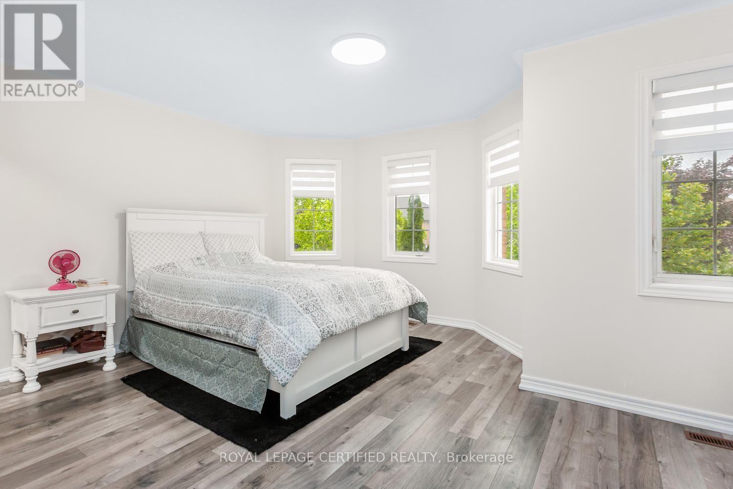 5902 Agean Drive, Mississauga, Ontario  L5M 6R6 - Photo 21 - W13653072