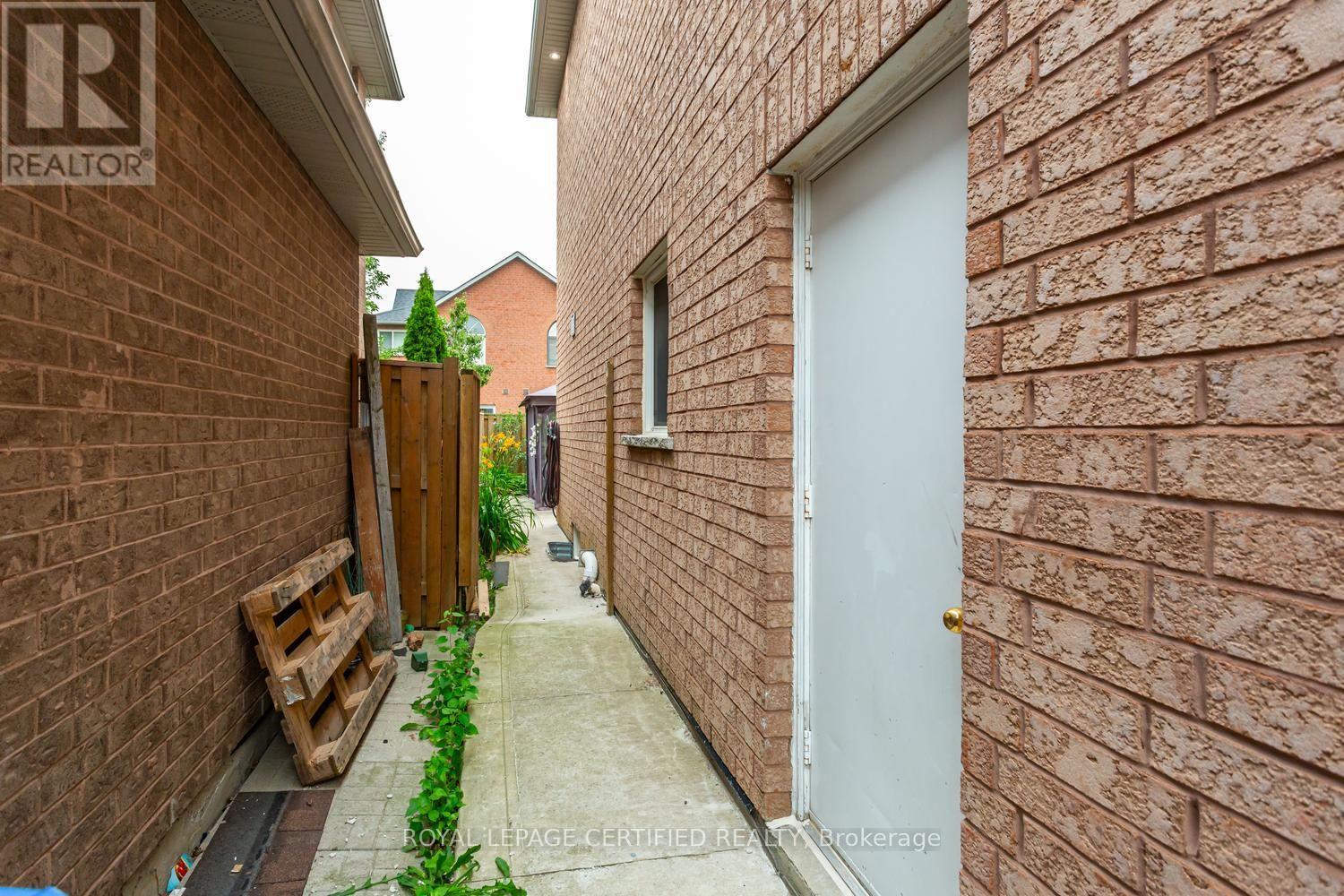 5902 Agean Drive, Mississauga, Ontario  L5M 6R6 - Photo 45 - W13653072