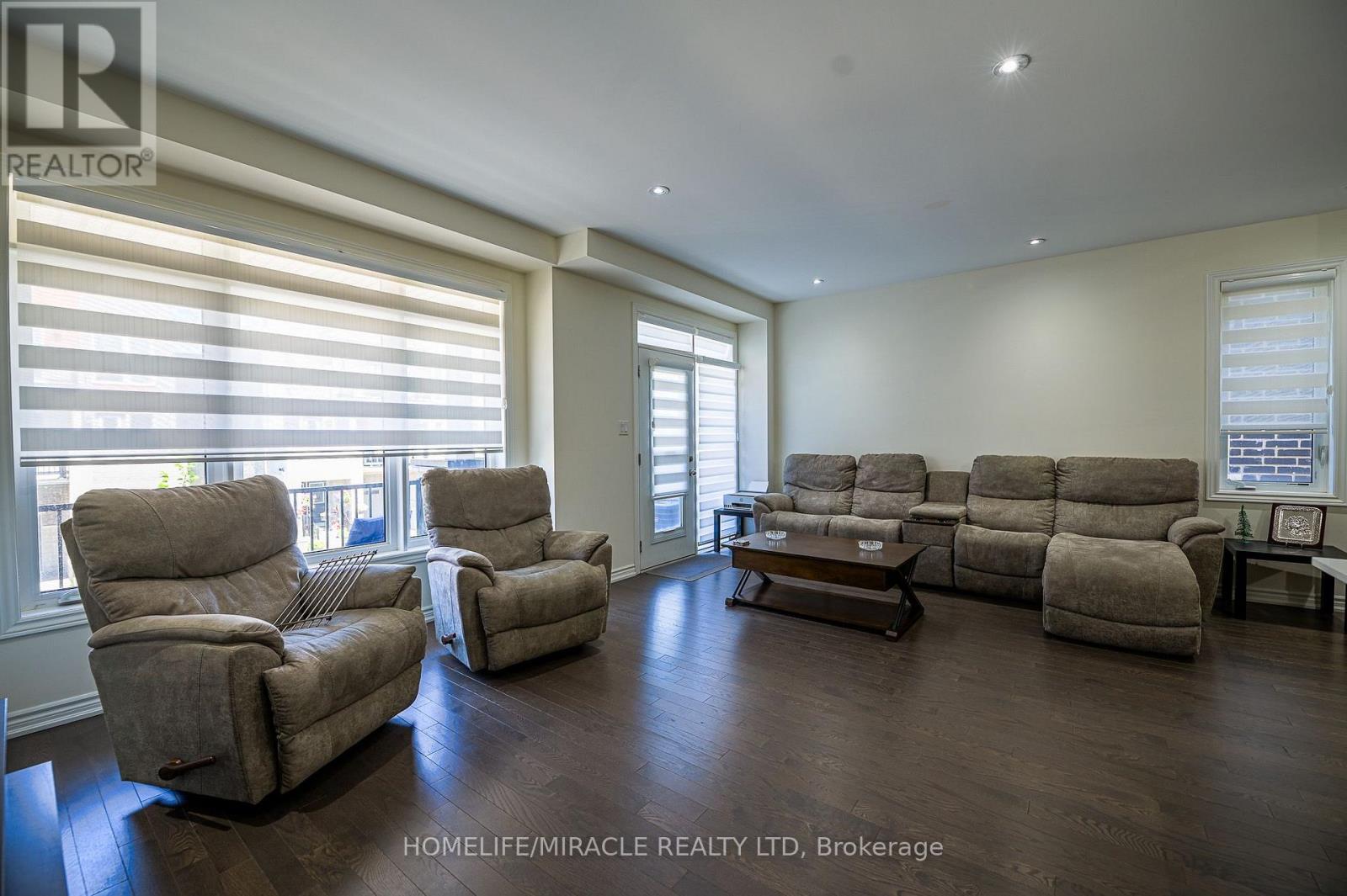 23 Arrowview Drive, Brampton, Ontario  L7A 5H6 - Photo 7 - W13653082