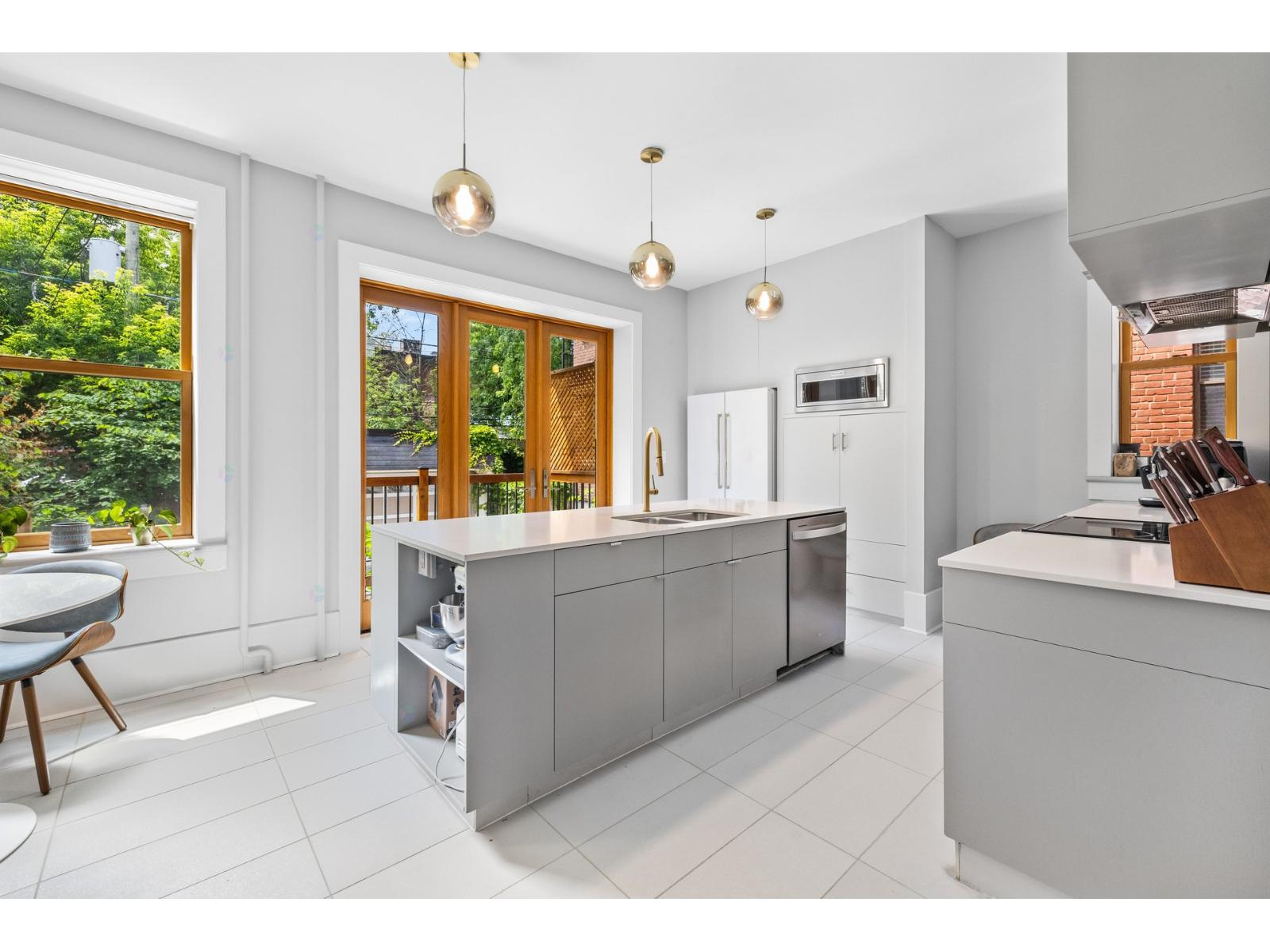 422 Av. Mount-Stephen Westmount Quebec Canada H3Y2X6 2
