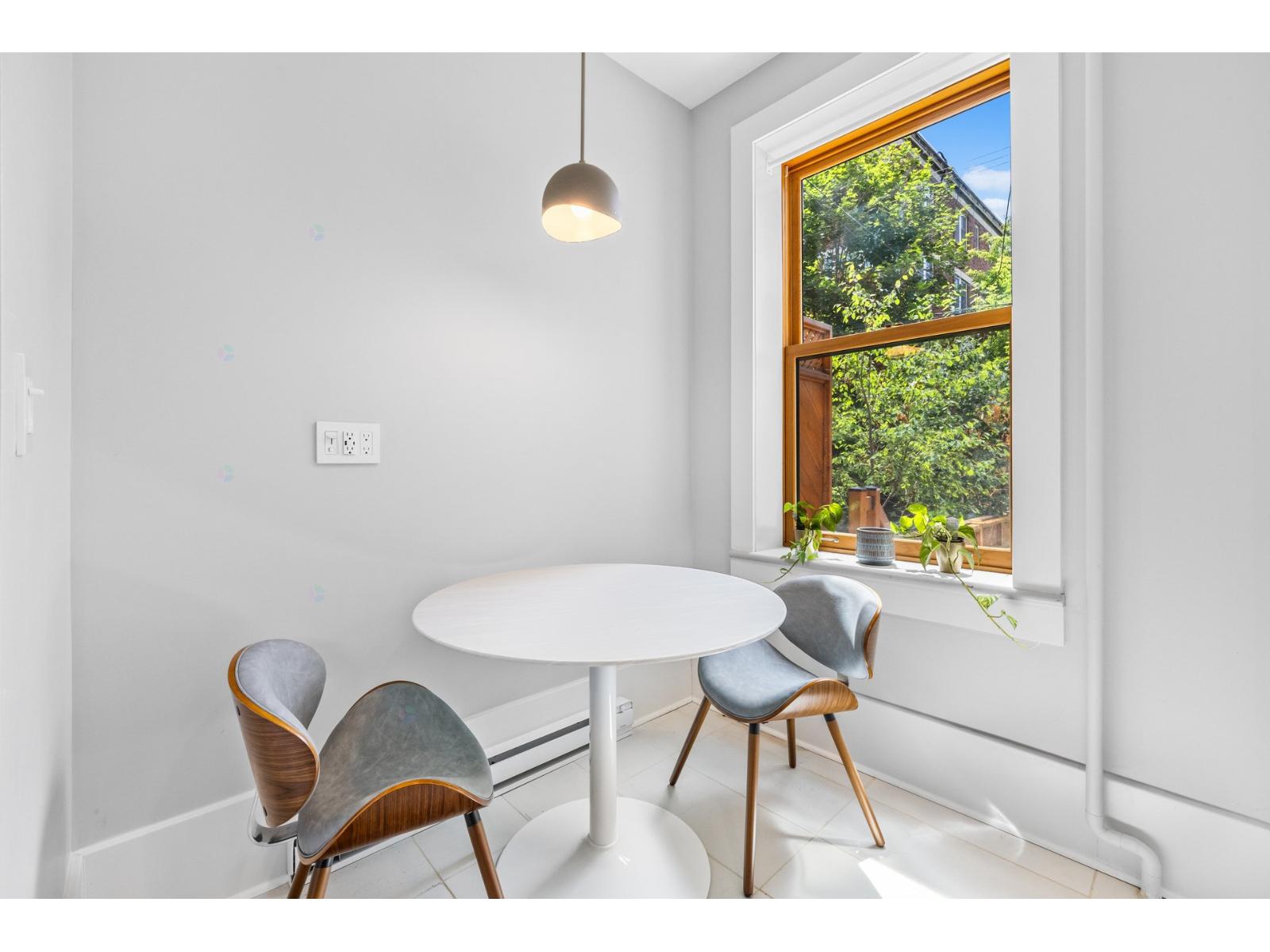 422 Av. Mount-Stephen Westmount Quebec Canada H3Y2X6 5