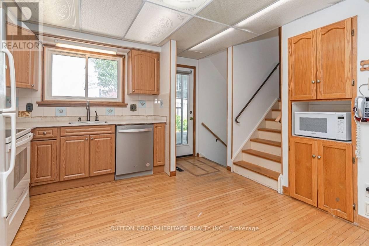 1113 Valley Court, Oshawa, Ontario  L1J 3M4 - Photo 9 - E13572516