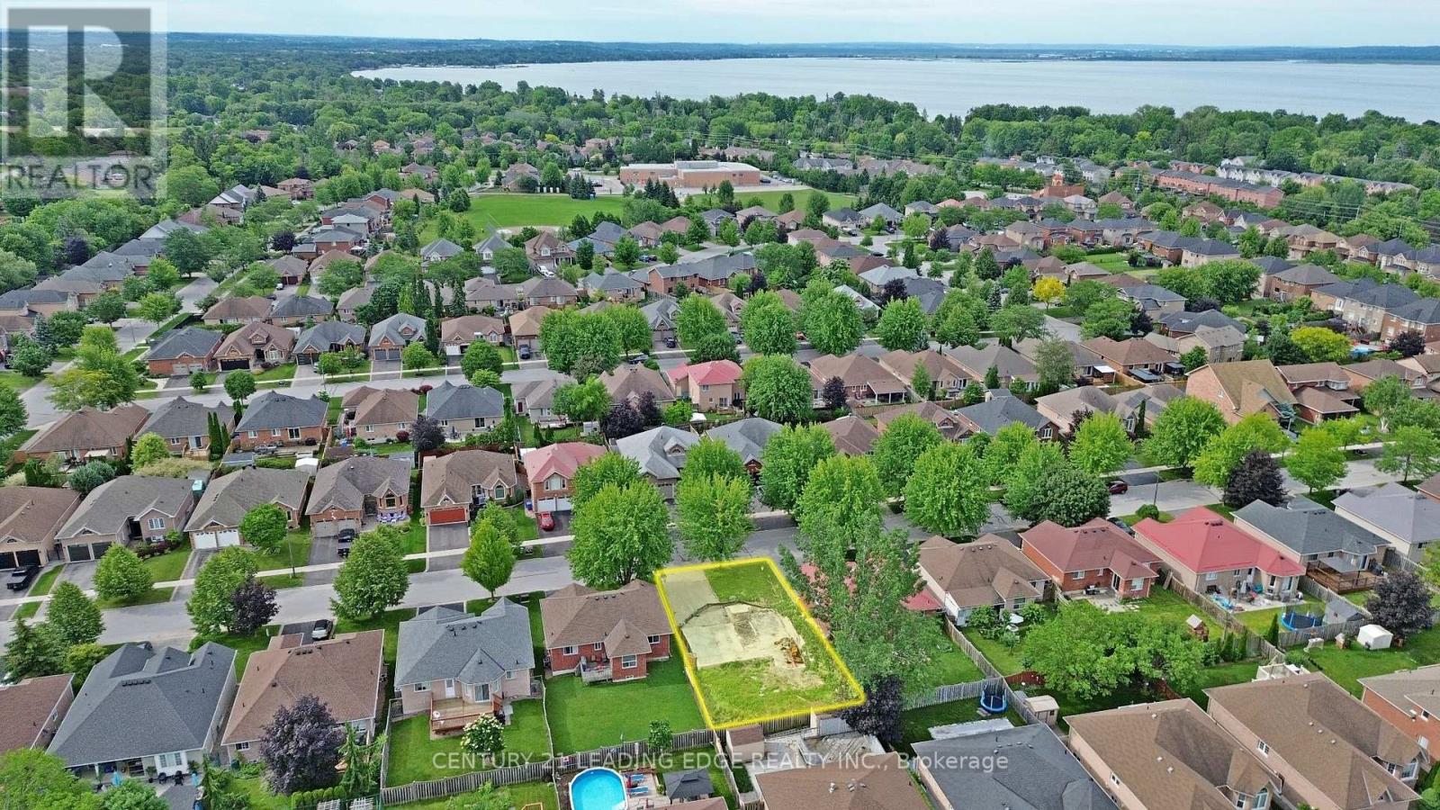 14 KERFOOT CRESCENT, Georgina, Ontario