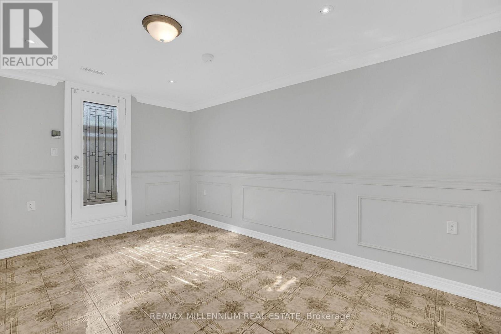 Lower - 99 Willis Road, Vaughan, Ontario  L4L 2S4 - Photo 6 - N13649700