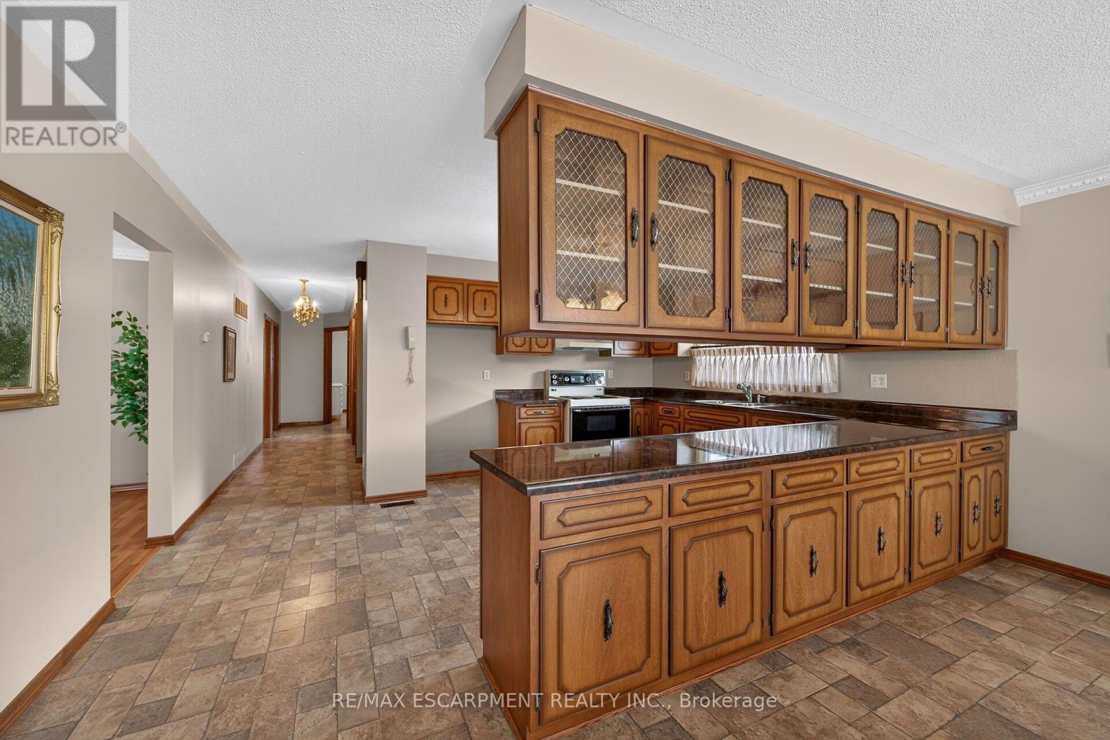 39 Algonquin Court, Hamilton, Ontario  L8T 4T2 - Photo 12 - X13653058