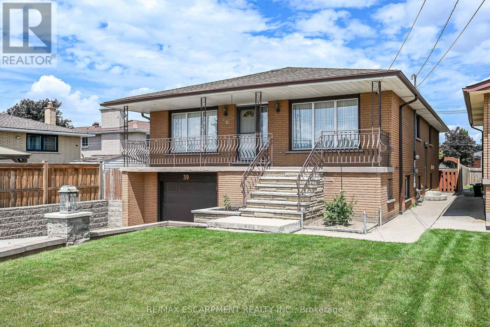 39 Algonquin Court, Hamilton, Ontario  L8T 4T2 - Photo 2 - X13653058