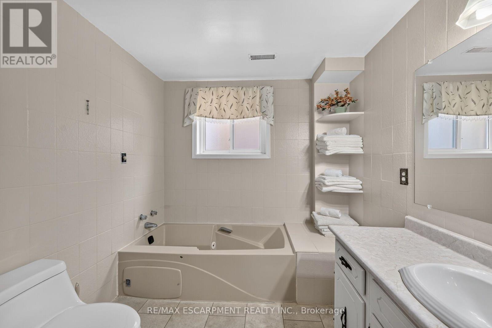 39 Algonquin Court, Hamilton, Ontario  L8T 4T2 - Photo 36 - X13653058