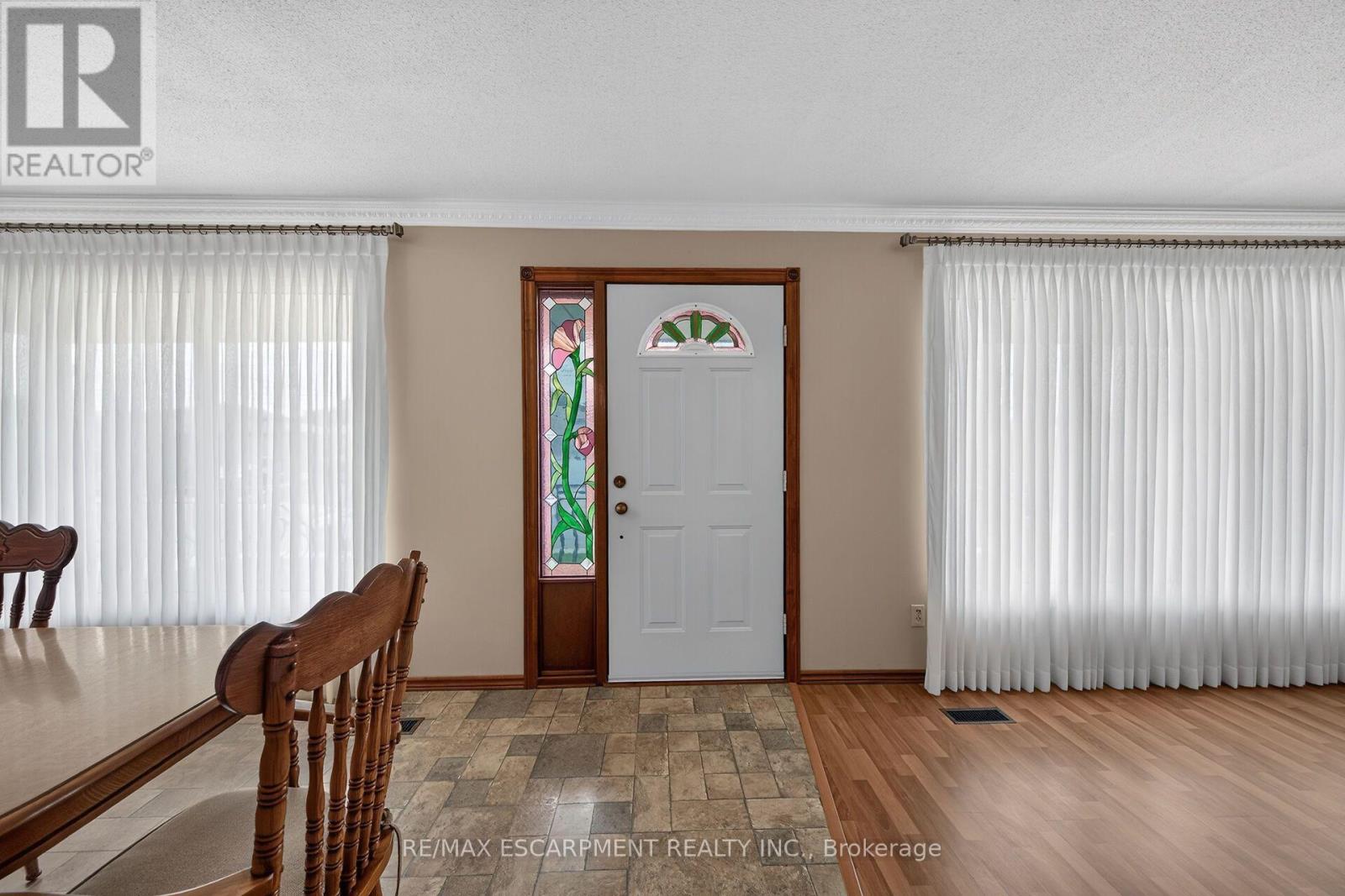 39 Algonquin Court, Hamilton, Ontario  L8T 4T2 - Photo 5 - X13653058