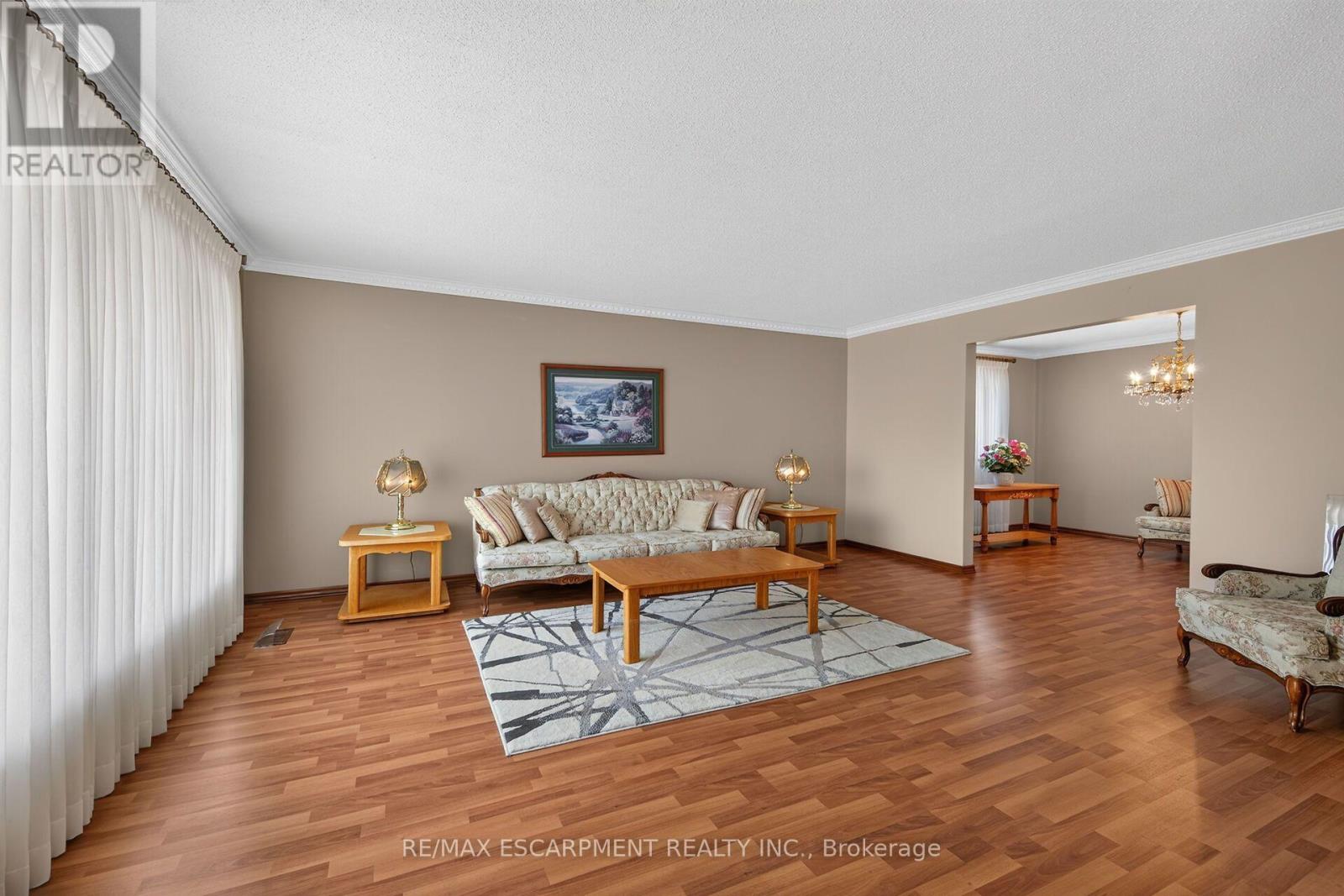39 Algonquin Court, Hamilton, Ontario  L8T 4T2 - Photo 6 - X13653058