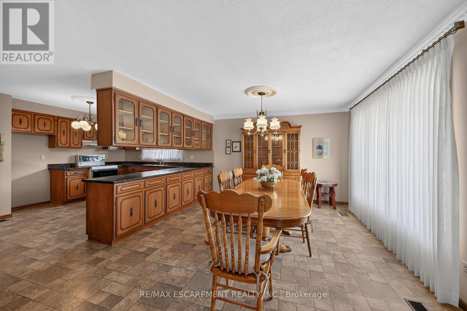 39 Algonquin Court, Hamilton, Ontario  L8T 4T2 - Photo 9 - X13653058