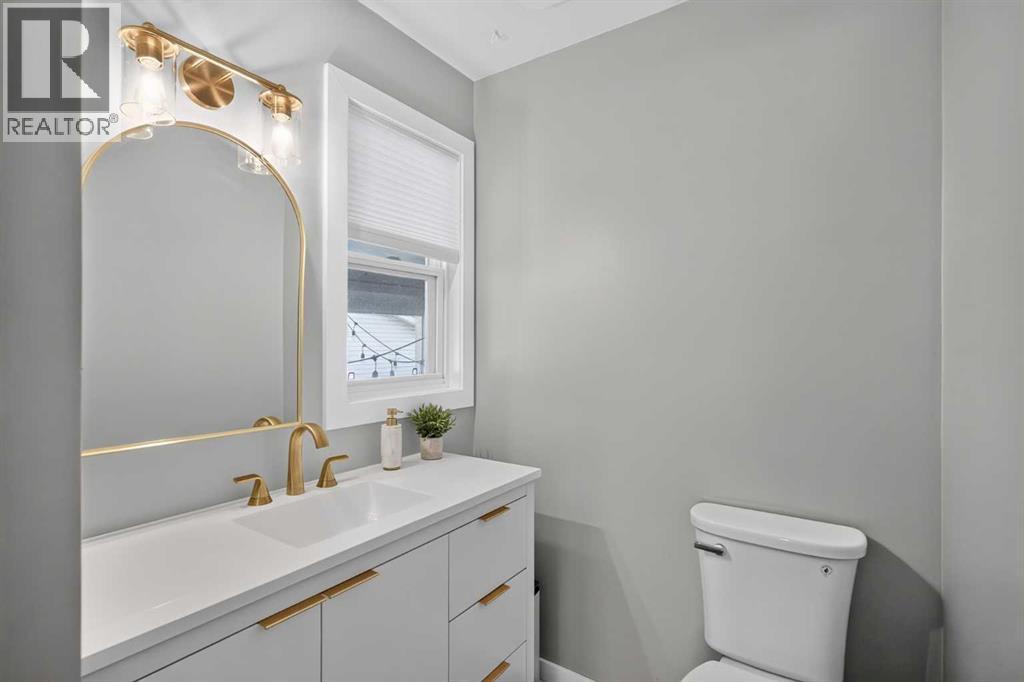 140 Woodglen Way SW, Calgary, Alberta  T2W 4T3 - Photo 18 - A2333631