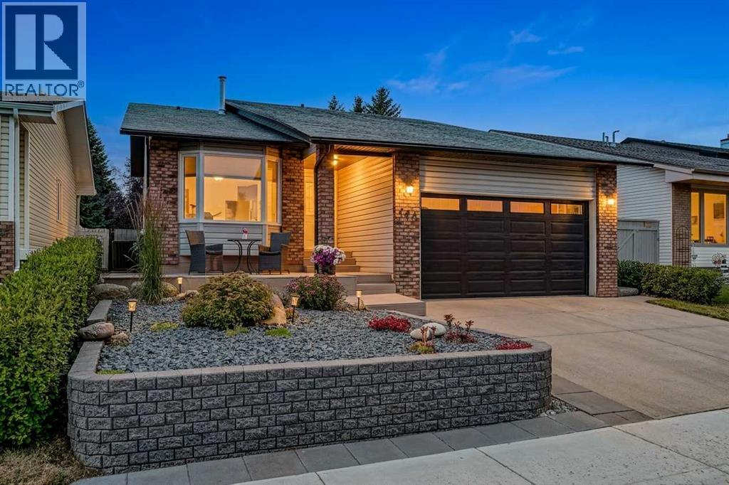 140 Woodglen Way SW, Calgary, Alberta  T2W 4T3 - Photo 2 - A2333631