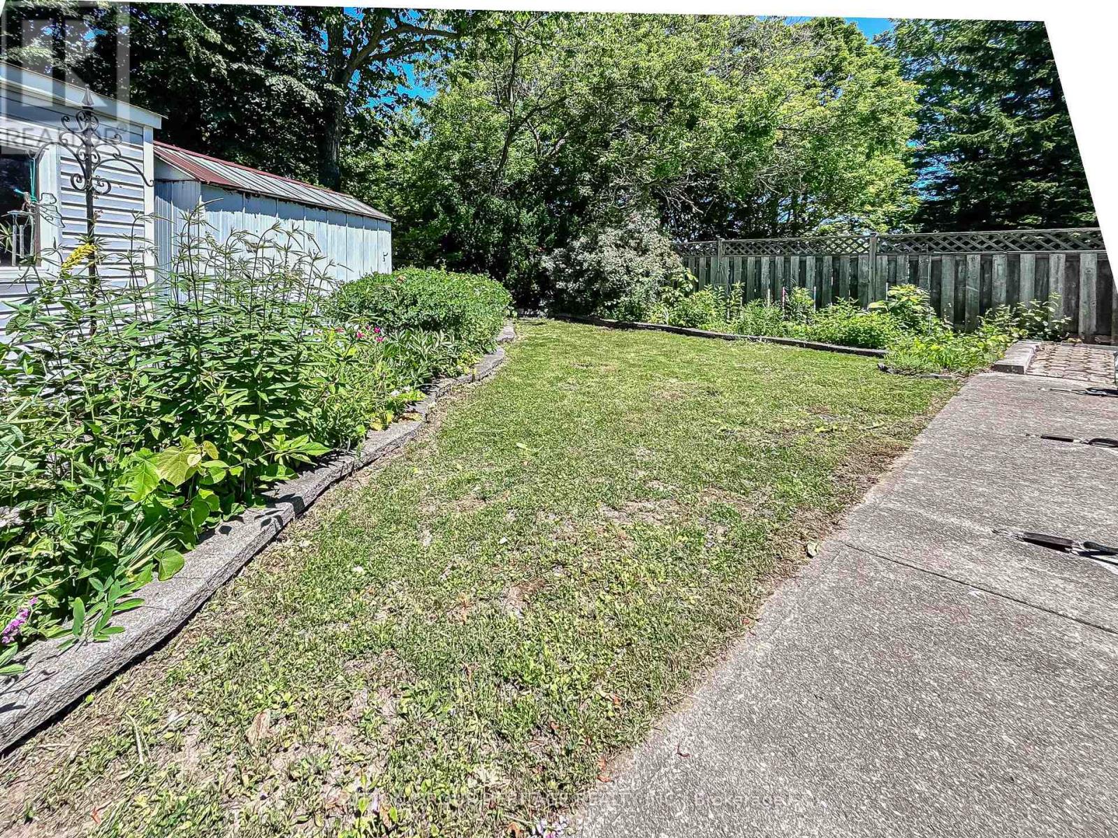 1113 Valley Court, Oshawa, Ontario  L1J 3M4 - Photo 33 - E13572516