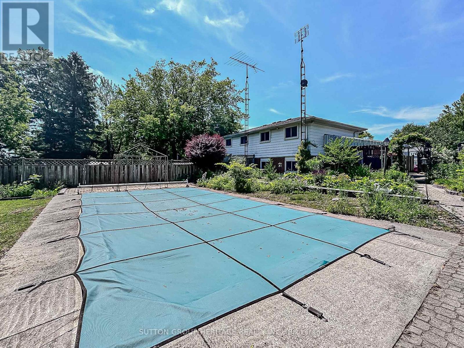 1113 Valley Court, Oshawa, Ontario  L1J 3M4 - Photo 38 - E13572516